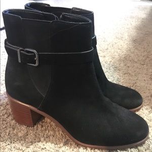 Gianni Bini size 8 black booties